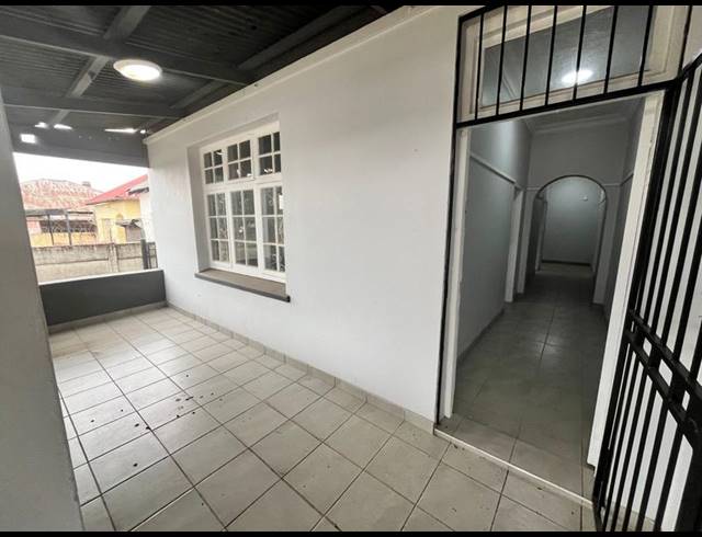 6 BEDROOM HOUSE FOR SALE IN GEDULD